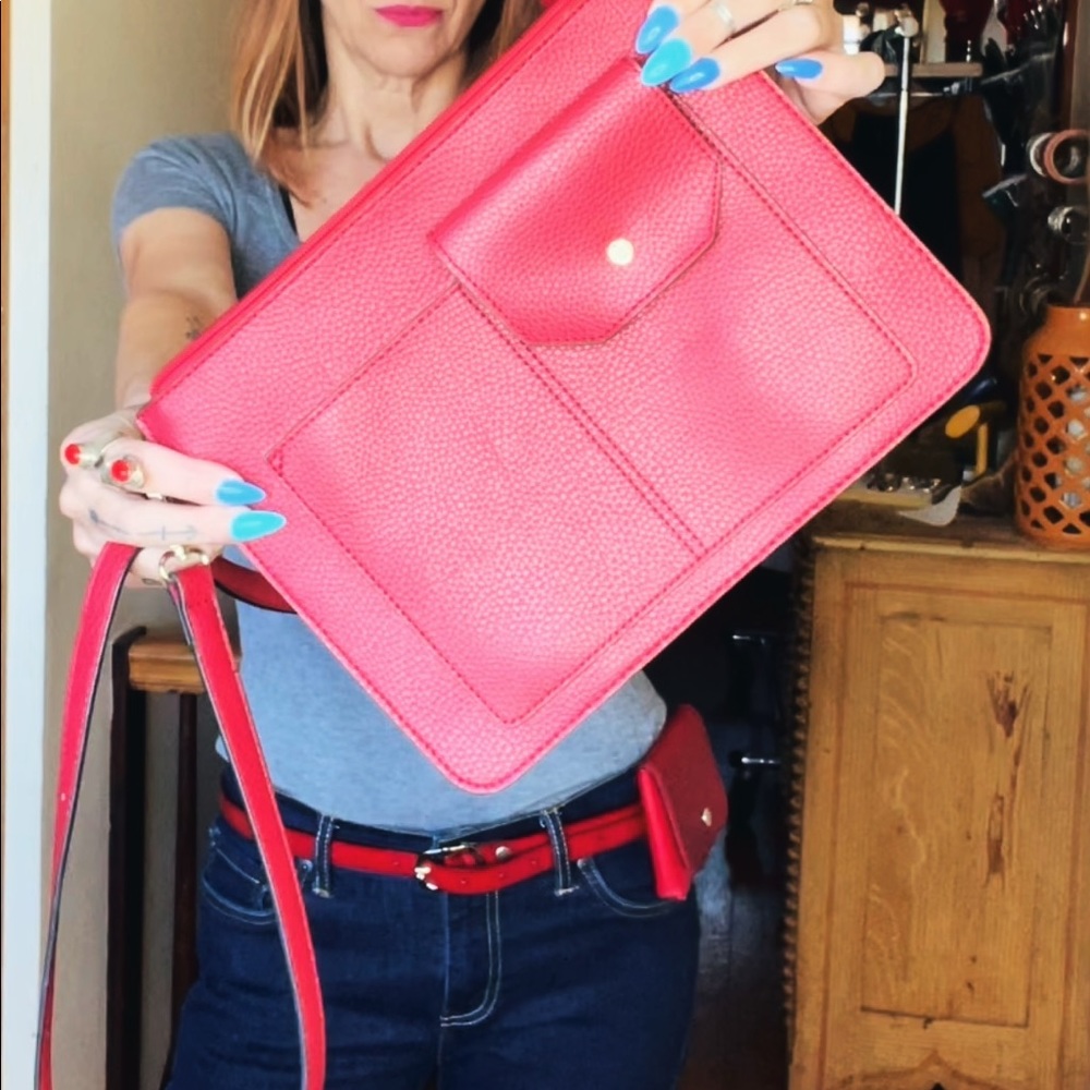 Simple Red Crossover